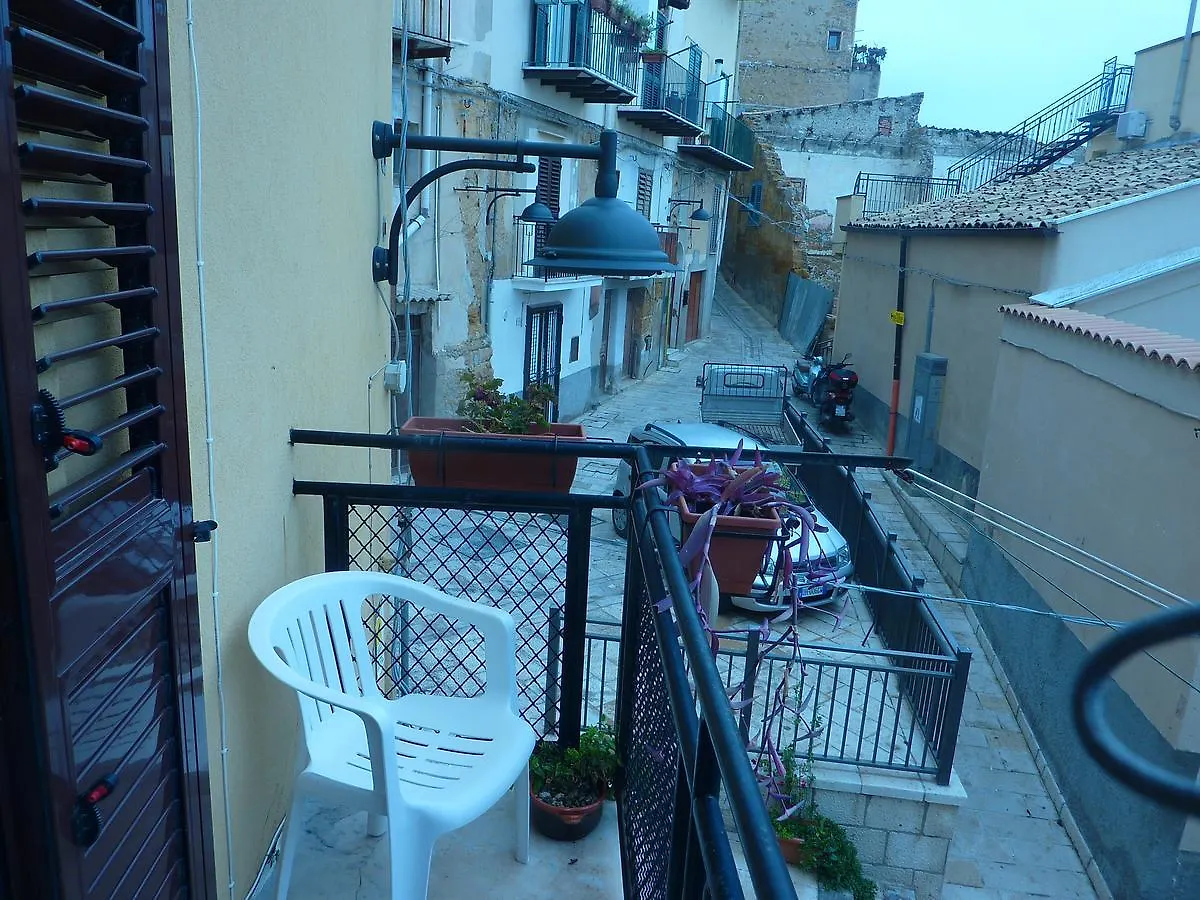 Duomo Rent Room & Flat Αγκριτζέντο 2*,