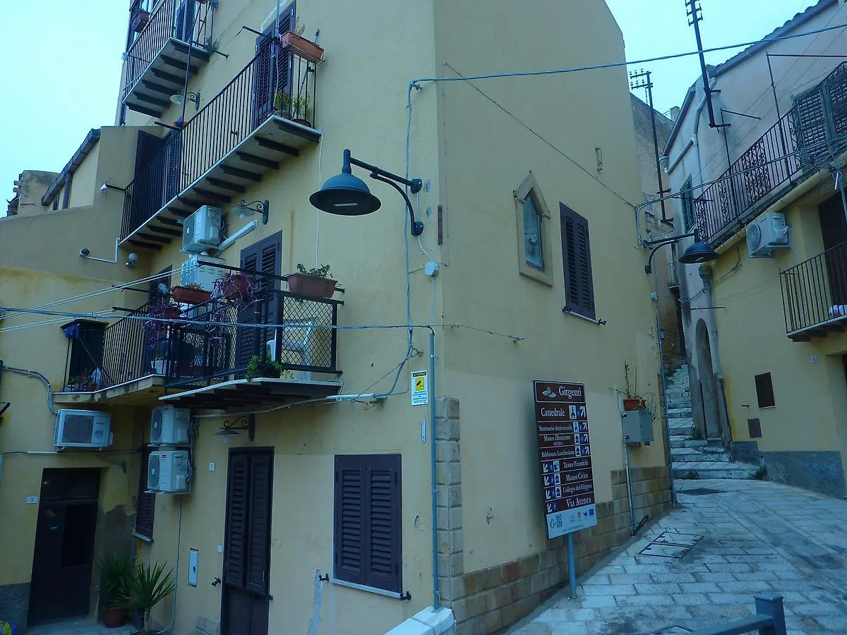 Duomo Rent Room & Flat Αγκριτζέντο Bed and Breakfast
