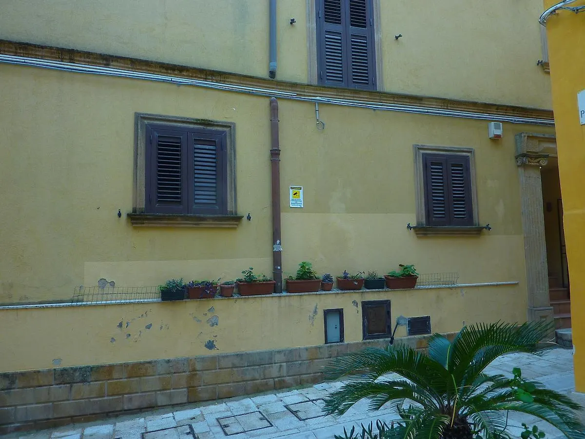 Duomo Rent Room & Flat Αγκριτζέντο 2*,  Ιταλία